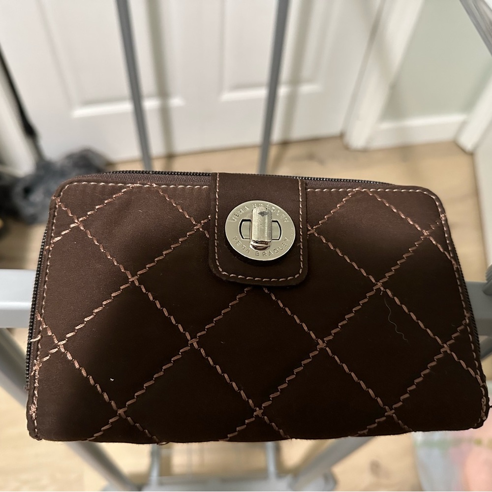 Vera Bradley, Brown wallet